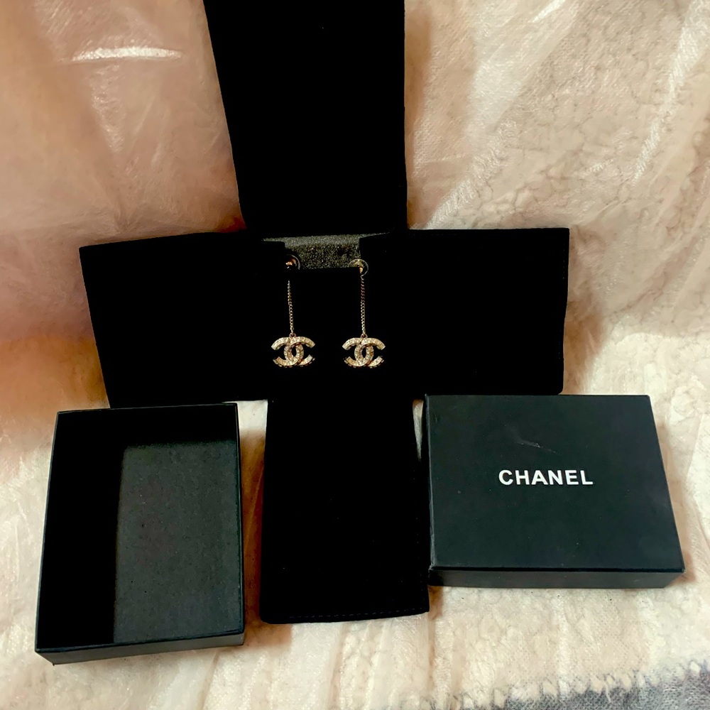 Chanel earring